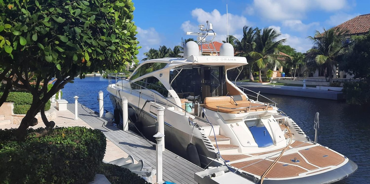 2 - Cranchi 64 boat aft