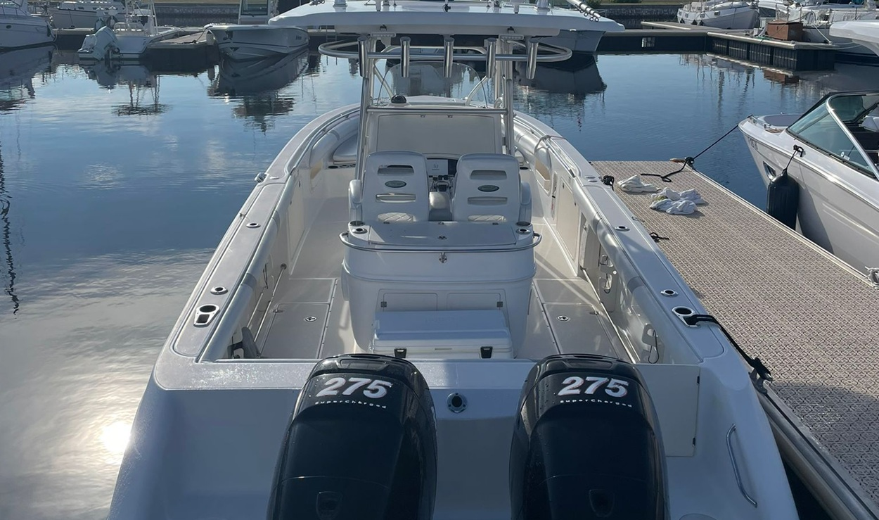 2 - Fishing boston whaler 32