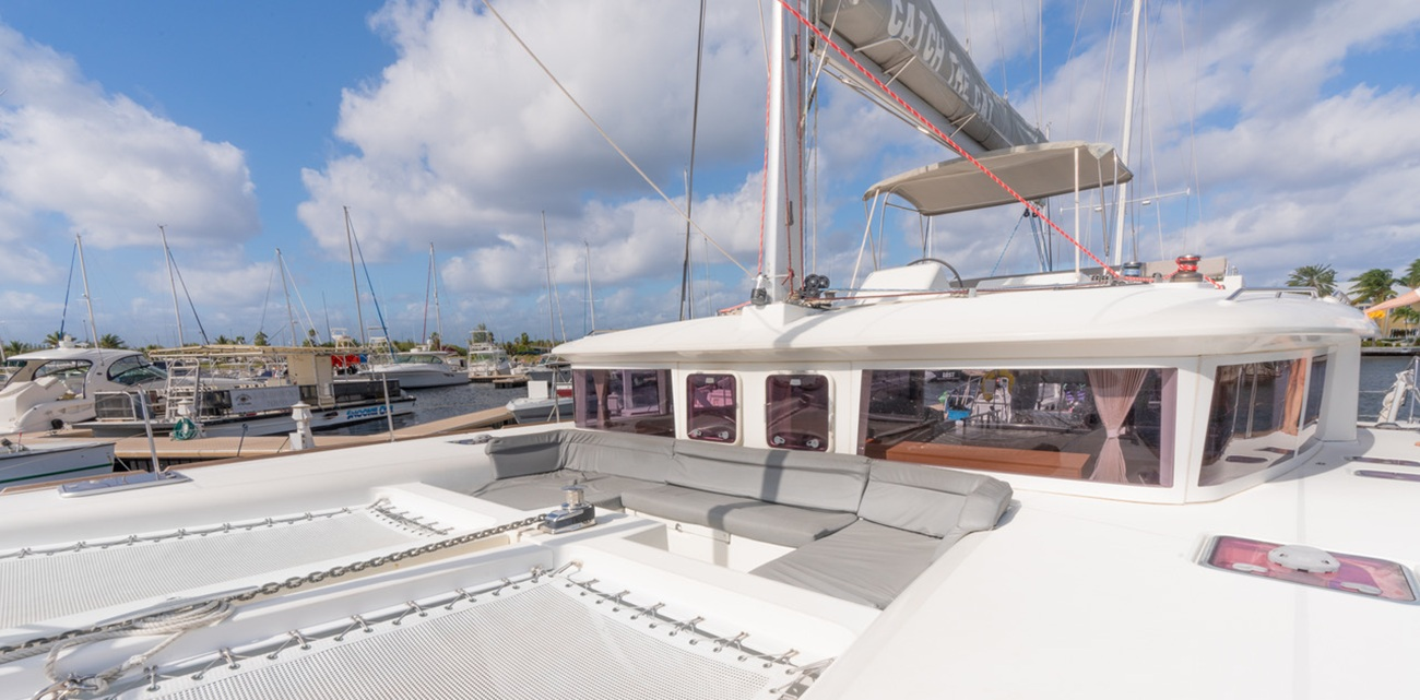 4 - Catch-the-cat-cayman-trampolines