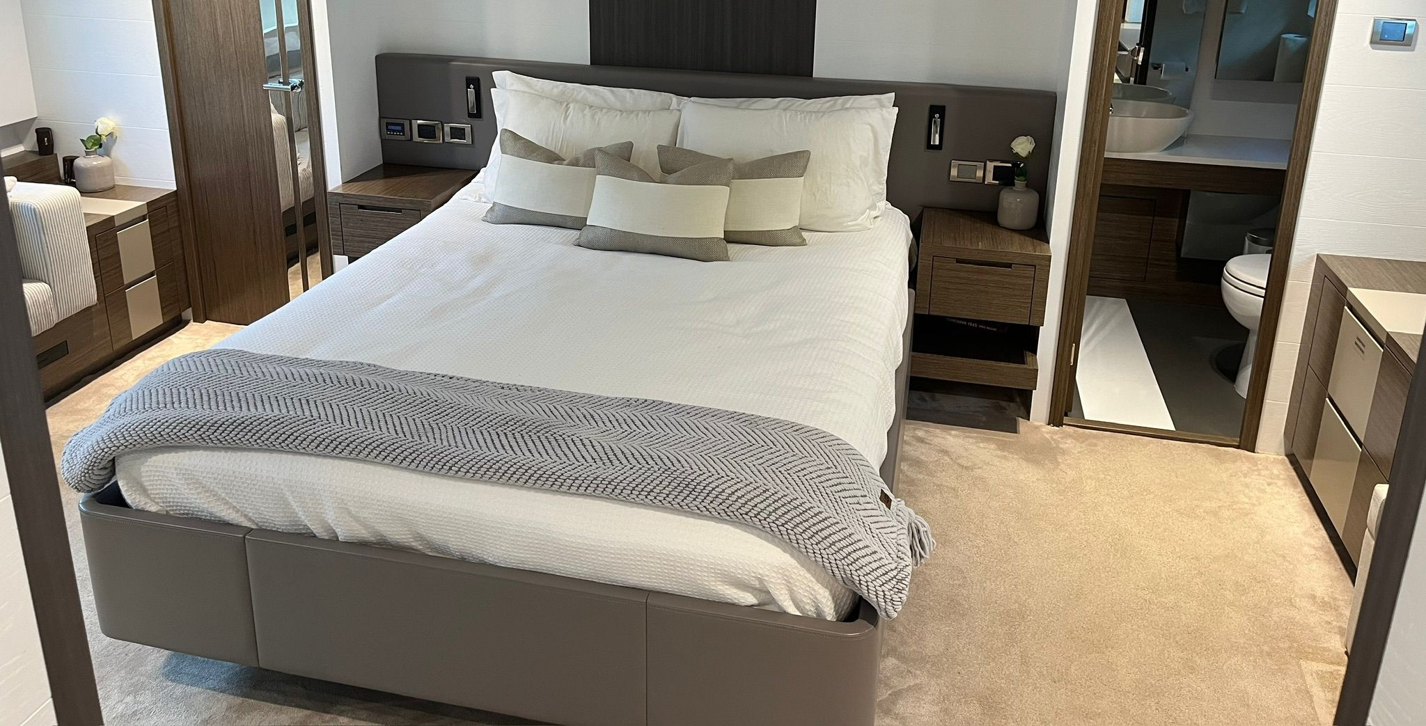 6 - Pearl 80 Bedroom