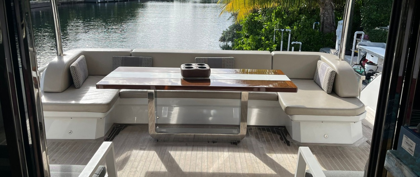 Cayman Luxury Charter Boat - Pearl 80 aft cockpit